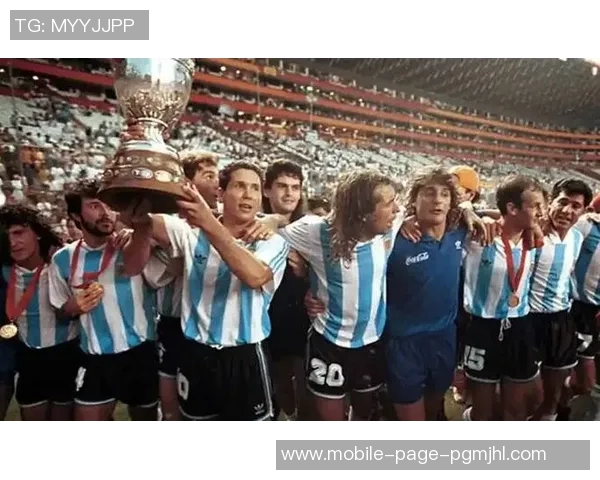 西蒙尼与阿尔梅达六年国家队宿舍生活揭示深厚友谊